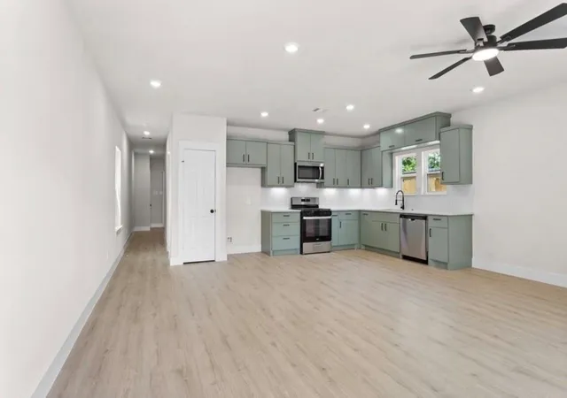 Photo 2 of Single family home for sale at 1101 Wooding St, Houston, TX 77011 | MLS# 73887508 | Listing updated on 2026-09-12