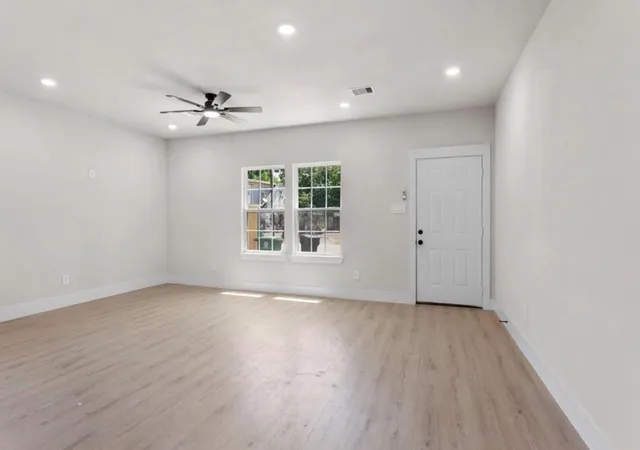 Photo 4 of Single family home for sale at 1101 Wooding St, Houston, TX 77011 | MLS# 73887508 | Listing updated on 2026-09-12