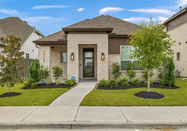 Photo 2 of Single family home for sale at 12135 Wild Bnd Dr, Mont Belvieu, TX 77523 | MLS# 19165686 | Listing updated on 2026-09-07