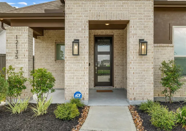 Photo 3 of Single family home for sale at 12135 Wild Bnd Dr, Mont Belvieu, TX 77523 | MLS# 19165686 | Listing updated on 2026-09-07