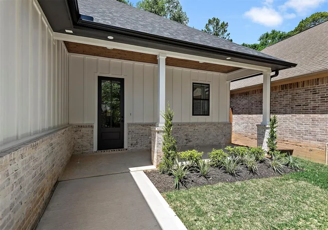 Photo 3 of Single family home for sale at 13222 Doral Cir, Montgomery, TX 77356 | MLS# 63454058 | Listing updated on 2026-09-09