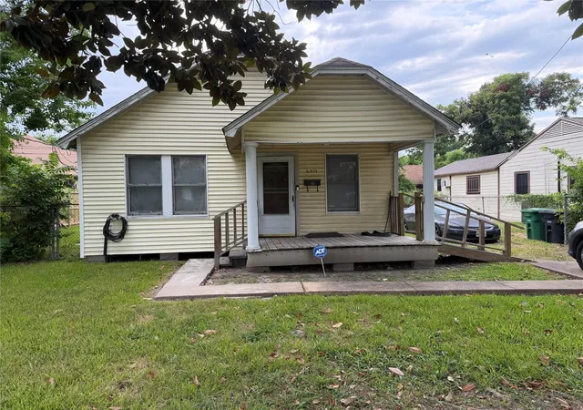 Photo 1 of Single family home for sale at 6211 Los Angeles St, Houston, TX 77026 | MLS# 53132975 | Listing updated on 2026-09-09