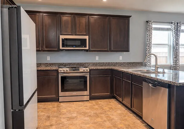 Photo 3 of Single family home for sale at 12559 Colony Hl Ln, Houston, TX 77014 | MLS# 59186260 | Listing updated on 2026-10-02