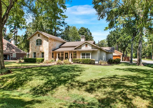 Photo 2 of Sale Pending at 12102 Oak Blf Dr, Houston, TX 77070 | MLS# 74957498 | Listing updated on 2026-09-16
