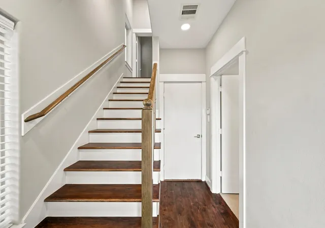 Photo 3 of Single family home for sale at 727 Schwartz St, Houston, TX 77020 | MLS# 63402462 | Listing updated on 2026-09-14
