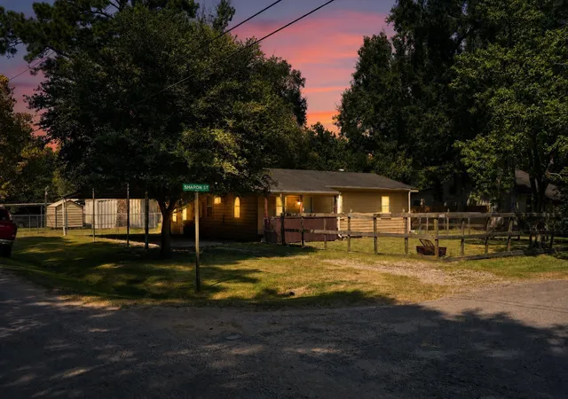 Photo 1 of Single family home for sale at 1415 Sharon St, Vidor, TX 77662 | MLS# 5962332 | Listing updated on 2026-10-06