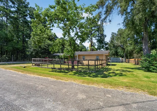 Photo 2 of Single family home for sale at 1415 Sharon St, Vidor, TX 77662 | MLS# 5962332 | Listing updated on 2026-10-06