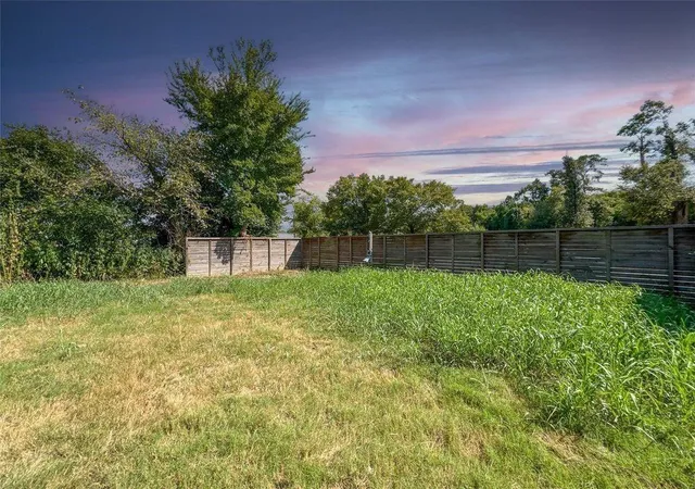 Photo 1 of Land for sale at 000 Pinemont Dr, Houston, TX 77018 | MLS# 85190381 | Listing updated on 2026-09-22