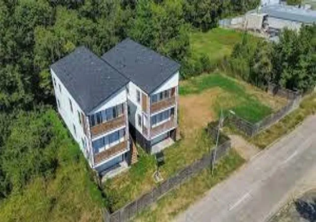 Photo 2 of Land for sale at 000 Pinemont Dr, Houston, TX 77018 | MLS# 85190381 | Listing updated on 2026-09-22
