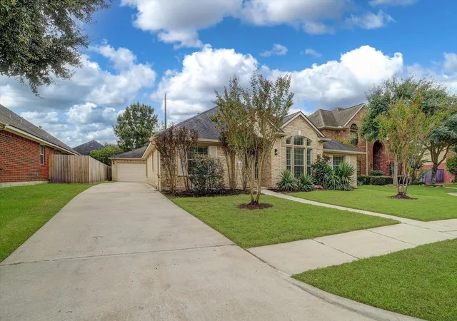 Photo 2 of Single family home for sale at 11511 Kingsbarn Ct, Tomball, TX 77377 | MLS# 48961887 | Listing updated on 2026-09-14