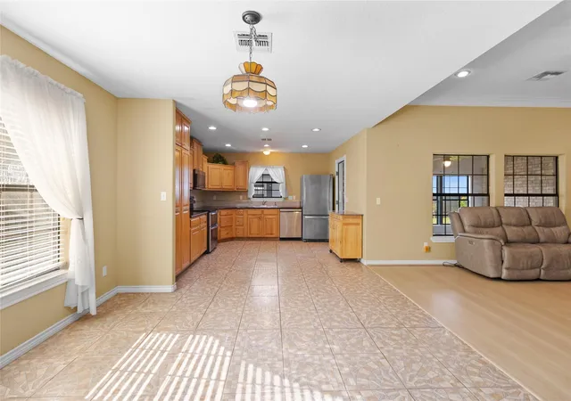 Photo 4 of Sale Pending at 311 Sam Houston Dr, El Campo, TX 77437 | MLS# 6687713 | Listing updated on 2026-09-14