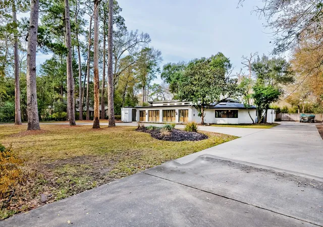 Photo 3 of Single family home for sale at 1535 Thomas Rd, Beaumont, TX 77706 | MLS# 40637462 | Listing updated on 2026-09-13