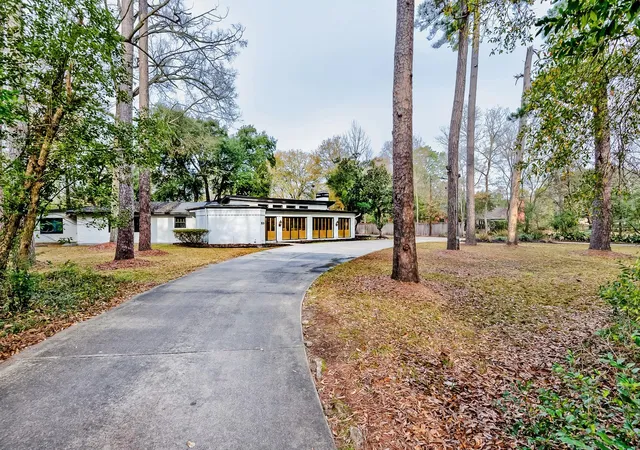Photo 4 of Single family home for sale at 1535 Thomas Rd, Beaumont, TX 77706 | MLS# 40637462 | Listing updated on 2026-09-13
