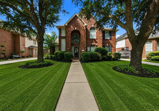 Photo 1 of Single family home for sale at 5635 Heather Run, Houston, TX 77041 | MLS# 3517427 | Listing updated on 2026-09-20