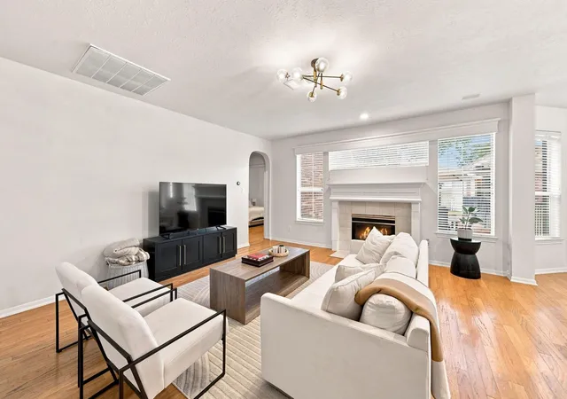 Photo 2 of Single family home for sale at 5635 Heather Run, Houston, TX 77041 | MLS# 3517427 | Listing updated on 2026-09-20