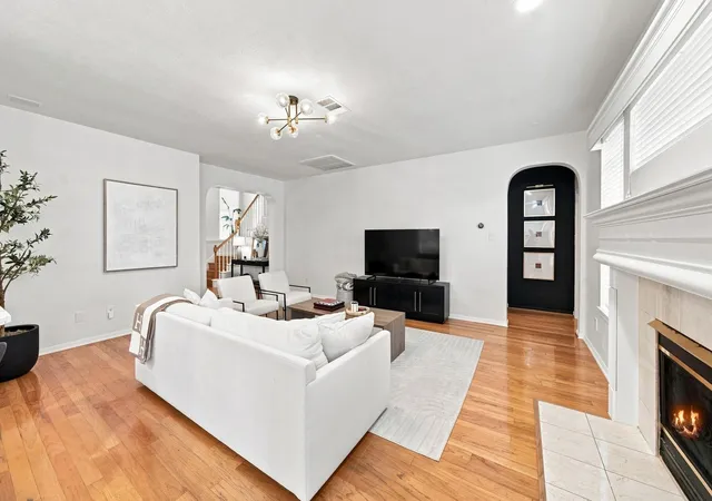 Photo 3 of Single family home for sale at 5635 Heather Run, Houston, TX 77041 | MLS# 3517427 | Listing updated on 2026-09-20