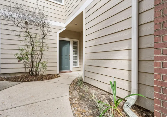 Photo 2 of Condo for sale at 59 N Avonlea Cir, The Woodlands, TX 77382 | MLS# 22037850 | Listing updated on 2026-09-05
