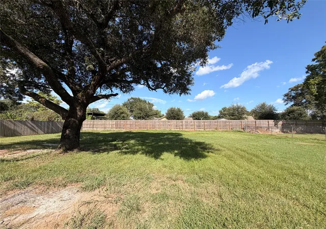 Photo 2 of Single family home for sale at 3103 Pennsylvania Rd, Fresno, TX 77545 | MLS# 93845005 | Listing updated on 2026-09-15