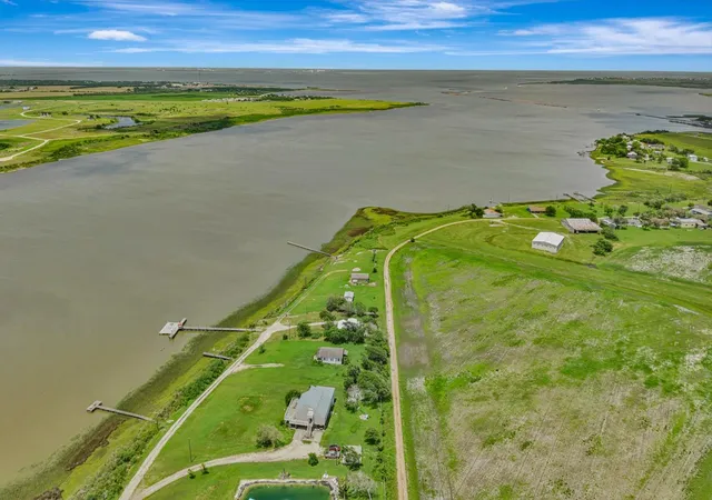 Photo 1 of Single family home for sale at 195 Wall Ln, Port Lavaca, TX 77979 | MLS# 30639981 | Listing updated on 2026-09-11