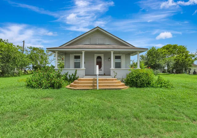 Photo 4 of Single family home for sale at 195 Wall Ln, Port Lavaca, TX 77979 | MLS# 30639981 | Listing updated on 2026-09-11