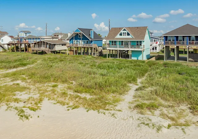 Photo 3 of Single family home for sale at 21514 Kennedy Dr, Galveston, TX 77554 | MLS# 14943119 | Listing updated on 2026-09-16