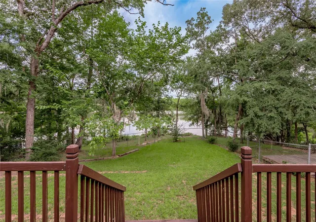 Photo 1 of Single family home for sale at 221 Chestnut Bnd, Huntsville, TX 77320 | MLS# 71071700 | Listing updated on 2026-09-05
