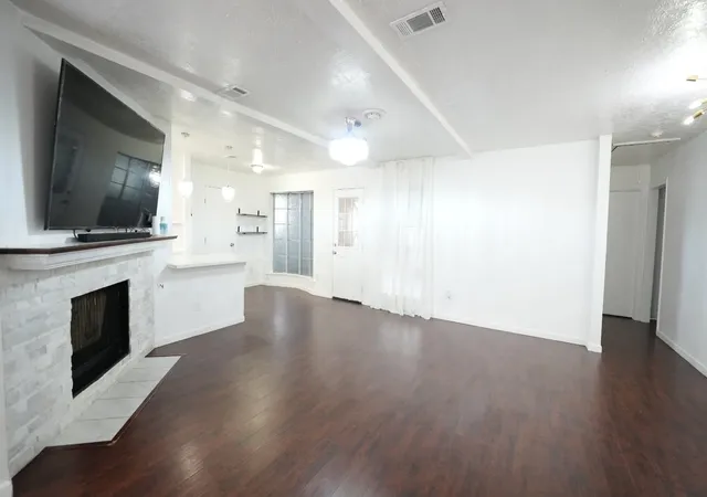 Photo 3 of Sale Pending at 8615 Brookren Cir, Houston, TX 77072 | MLS# 26136399 | Listing updated on 2026-09-22