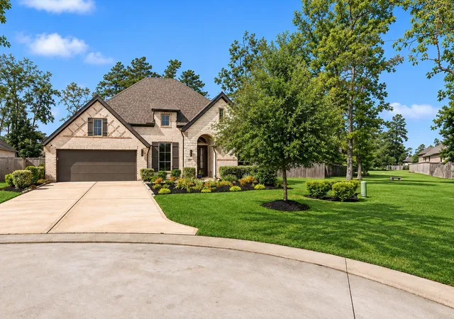 Photo 3 of Single family home for sale at 607 Starlit Sky Ct, Willis, TX 77318 | MLS# 6115858 | Listing updated on 2026-09-17