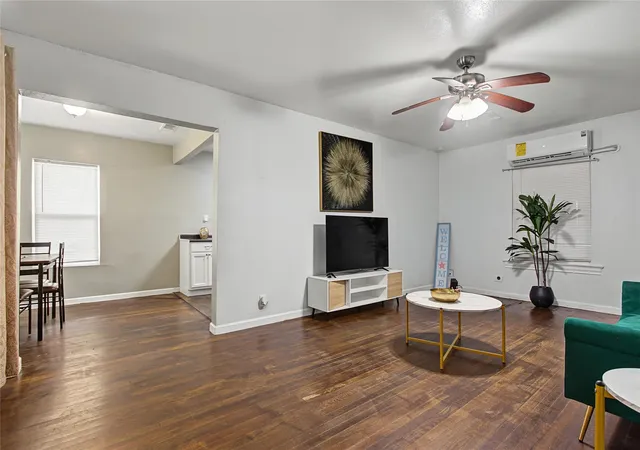 Photo 3 of Single family home for sale at 601 S Main St, Pasadena, TX 77506 | MLS# 62325231 | Listing updated on 2026-09-22