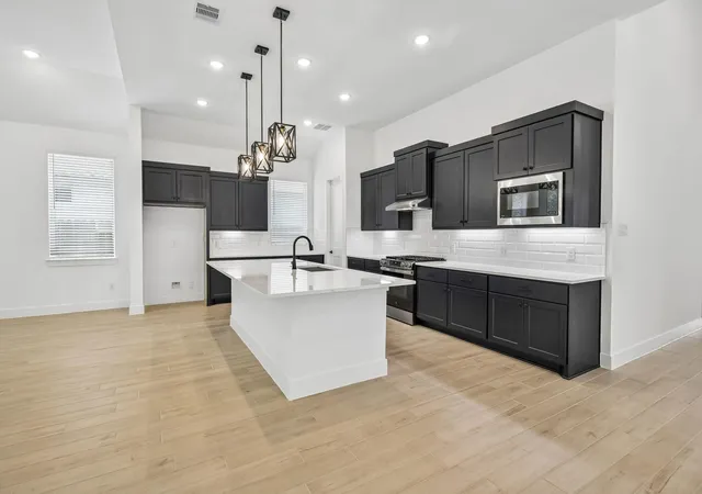 Photo 3 of Single family home for sale at 18075 Brennie Bird Ln, Conroe, TX 77302 | MLS# 72306099 | Listing updated on 2026-10-07