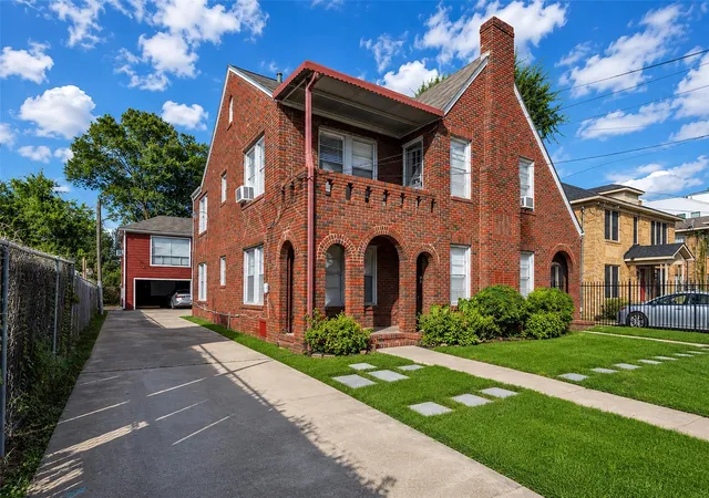 Photo 2 of Multi family home for sale at 1826 Rosedale St #4, Houston, TX 77004 | MLS# 44592200 | Listing updated on 2026-09-28