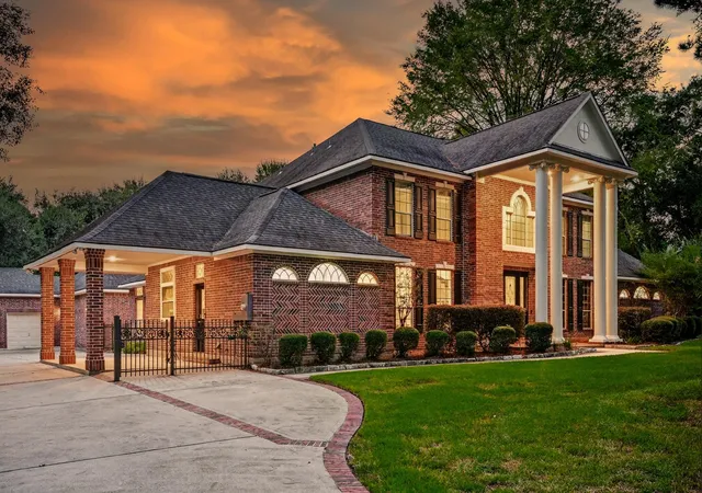 Photo 2 of Mansion for sale at 15406 Hunters Bnd Dr, Tomball, TX 77377 | MLS# 7776702 | Listing updated on 2026-09-21