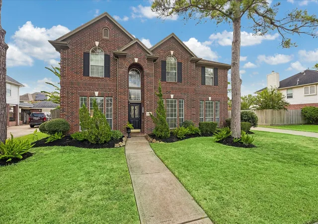 Photo 1 of Single family home for sale at 3607 Pine Chase Dr, Pearland, TX 77581 | MLS# 18066373 | Listing updated on 2026-09-14