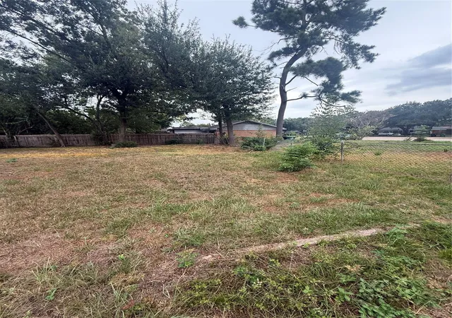 Photo 1 of Land for sale at 5206 West 43, Houston, TX 77092 | MLS# 88289397 | Listing updated on 2026-09-10