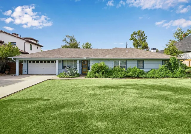 Photo 3 of Single family home for sale at 7922 Westwood Dr, Houston, TX 77055 | MLS# 12363274 | Listing updated on 2026-09-16