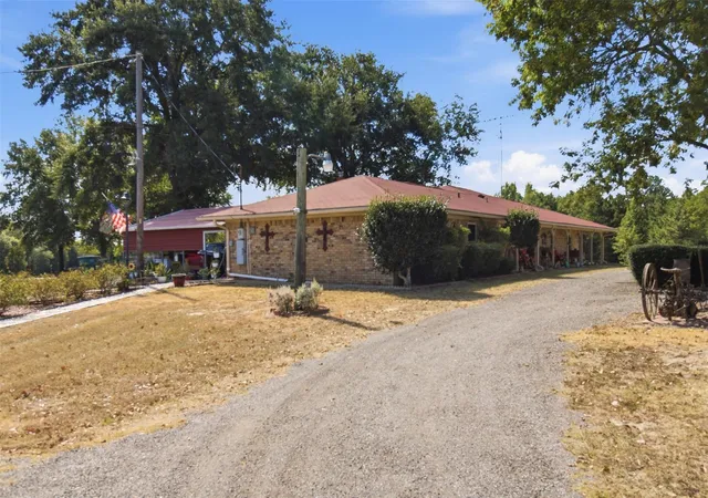Photo 3 of Single family home for sale at 1209 Fm 220, Alto, TX 75925 | MLS# 71470799 | Listing updated on 2026-09-23