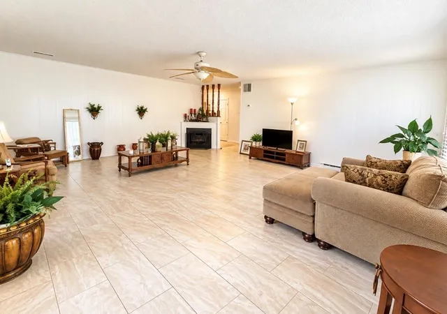 Photo 2 of Single family home for sale at 3704 Cork Dr, Houston, TX 77047 | MLS# 74787692 | Listing updated on 2026-09-11