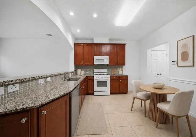 Photo 4 of Townhouse for sale at 10510 Day Trl Ln, Spring, TX 77379 | MLS# 36020579 | Listing updated on 2026-09-19