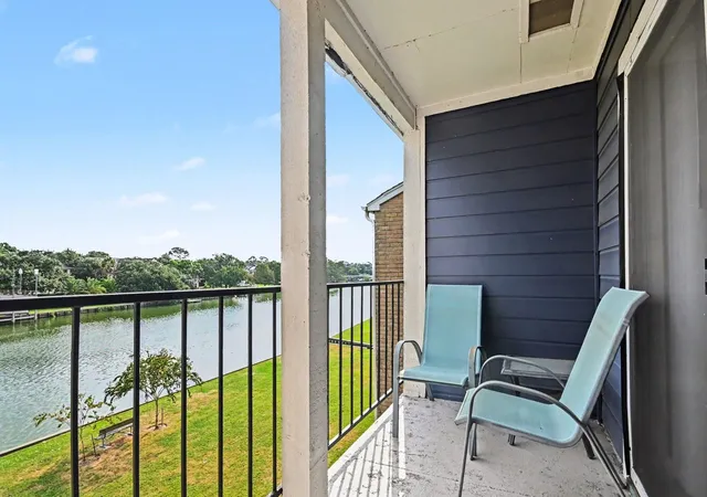 Photo 2 of Condo for sale at 18511 Egret Bay Blvd #102, Houston, TX 77058 | MLS# 16612606 | Listing updated on 2026-10-04