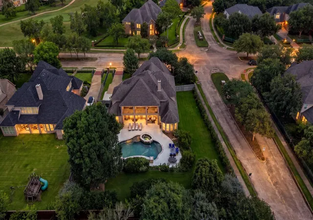 Photo 4 of Single family home for sale at 18 Waters Lake Blvd, Missouri City, TX 77459 | MLS# 83032784 | Listing updated on 2026-09-06