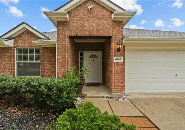 Photo 1 of Single family home for sale at 6507 Canyon Mist Ln, Dickinson, TX 77539 | MLS# 27868403 | Listing updated on 2026-09-18