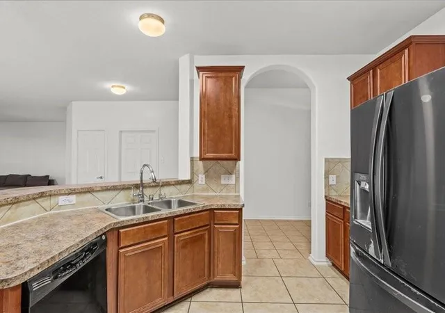 Photo 3 of Single family home for sale at 6507 Canyon Mist Ln, Dickinson, TX 77539 | MLS# 27868403 | Listing updated on 2026-09-18