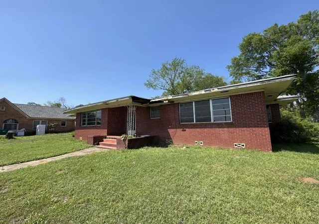 Photo 2 of Single family home for sale at 806 East 1st, Hughes Springs, TX 75656 | MLS# 16256857 | Listing updated on 2026-09-09