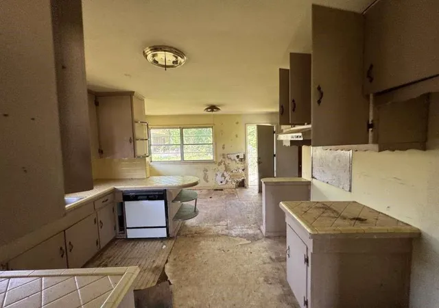 Photo 4 of Single family home for sale at 806 East 1st, Hughes Springs, TX 75656 | MLS# 16256857 | Listing updated on 2026-09-09