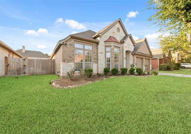 Photo 3 of Single family home for sale at 9815 Ryans Park Ln, Houston, TX 77089 | MLS# 45832128 | Listing updated on 2026-09-21