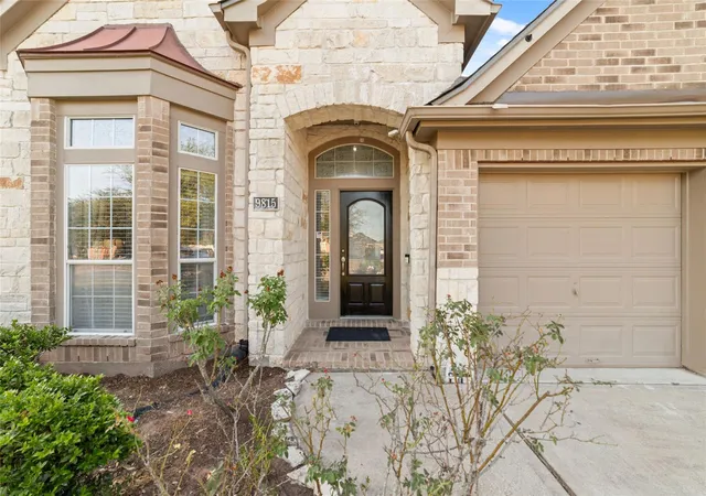 Photo 3 of Single family home for sale at 9815 Ryans Park Ln, Houston, TX 77089 | MLS# 45832128 | Listing updated on 2026-09-21