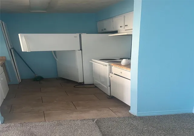Photo 3 of Condo for sale at 9898 Club Crk Dr #405, Houston, TX 77036 | MLS# 81635929 | Listing updated on 2026-09-19