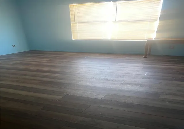 Photo 4 of Condo for sale at 9898 Club Crk Dr #405, Houston, TX 77036 | MLS# 81635929 | Listing updated on 2026-09-19