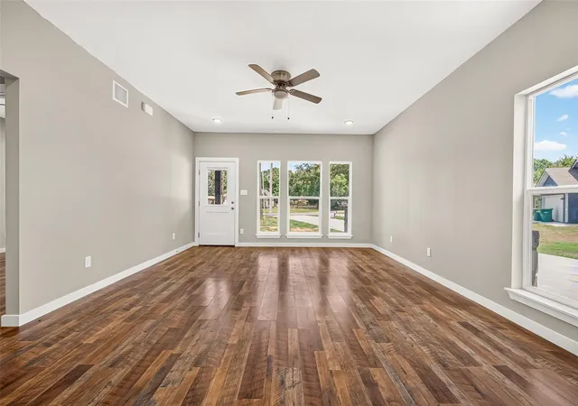 Photo 3 of Single family home for sale at 1147 Baja Rd, Montgomery, TX 77356 | MLS# 7814293 | Listing updated on 2026-09-03