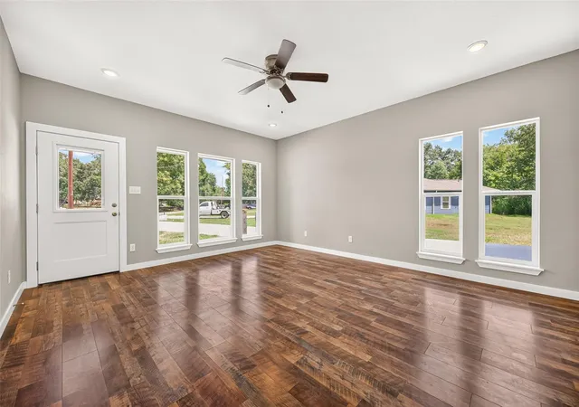 Photo 4 of Single family home for sale at 1147 Baja Rd, Montgomery, TX 77356 | MLS# 7814293 | Listing updated on 2026-09-03